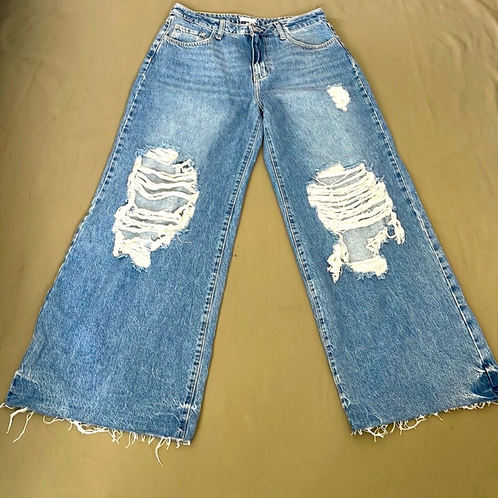 FOREVER 21 High Rise, Distressed Super Wide Legs Size 30” Womens JEANS